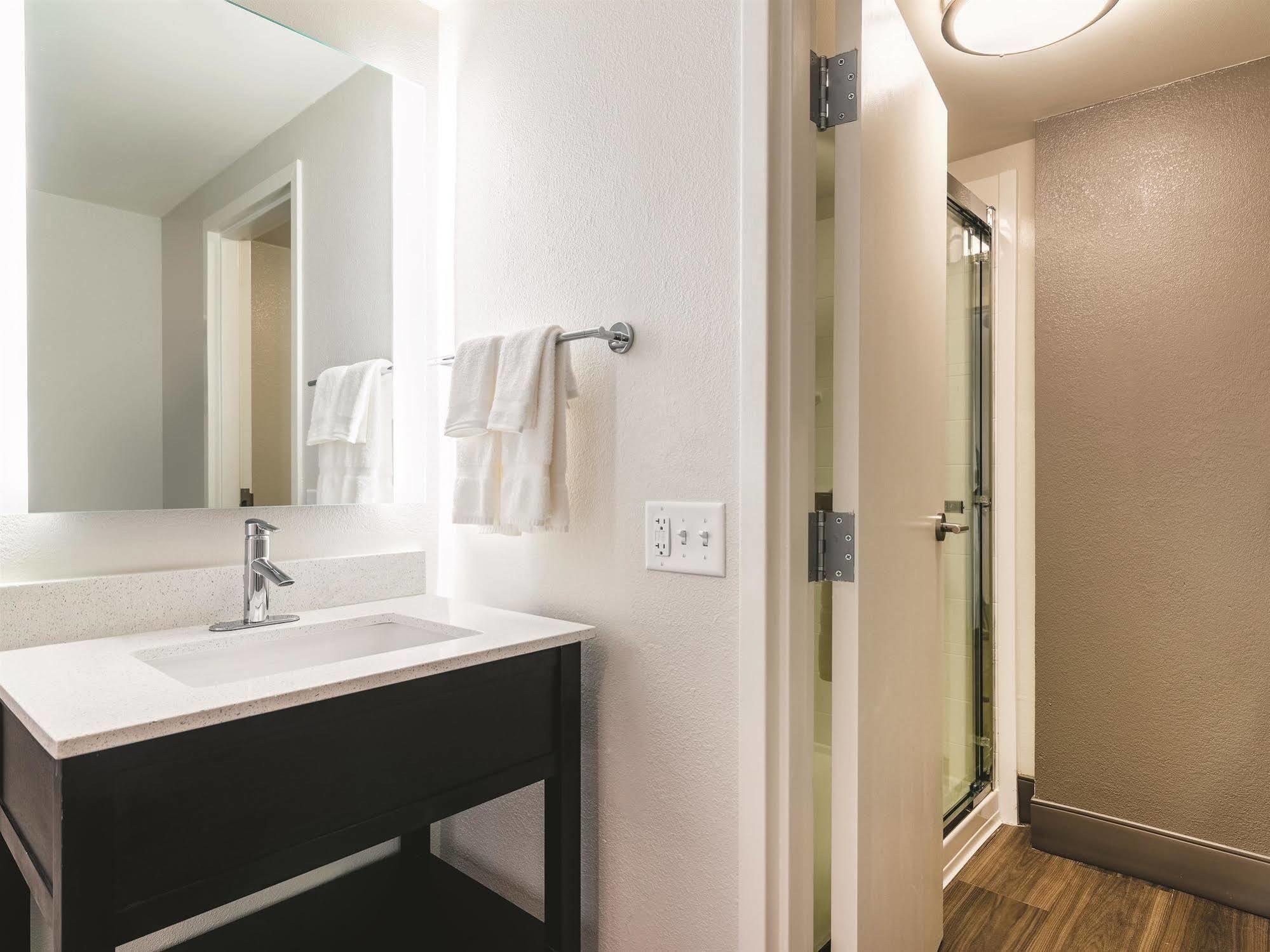 La Quinta By Wyndham Columbia / Fort Meade Jessup Bagian luar foto